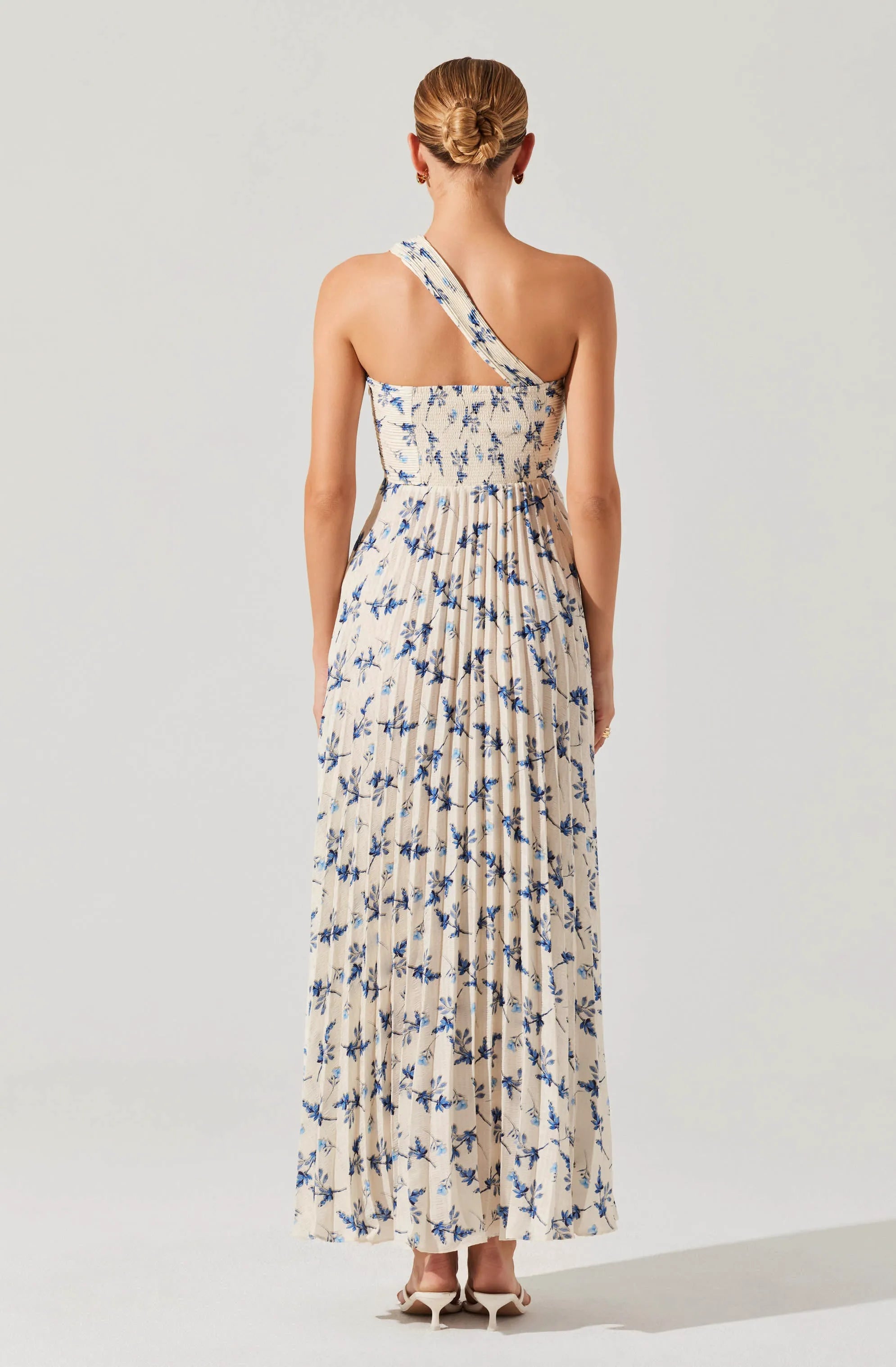 White blue floral