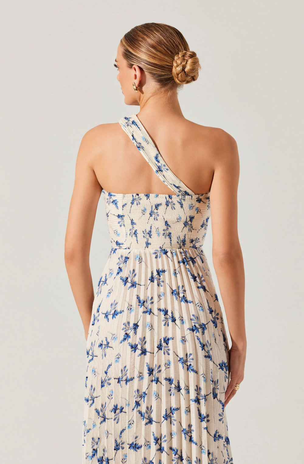 White blue floral