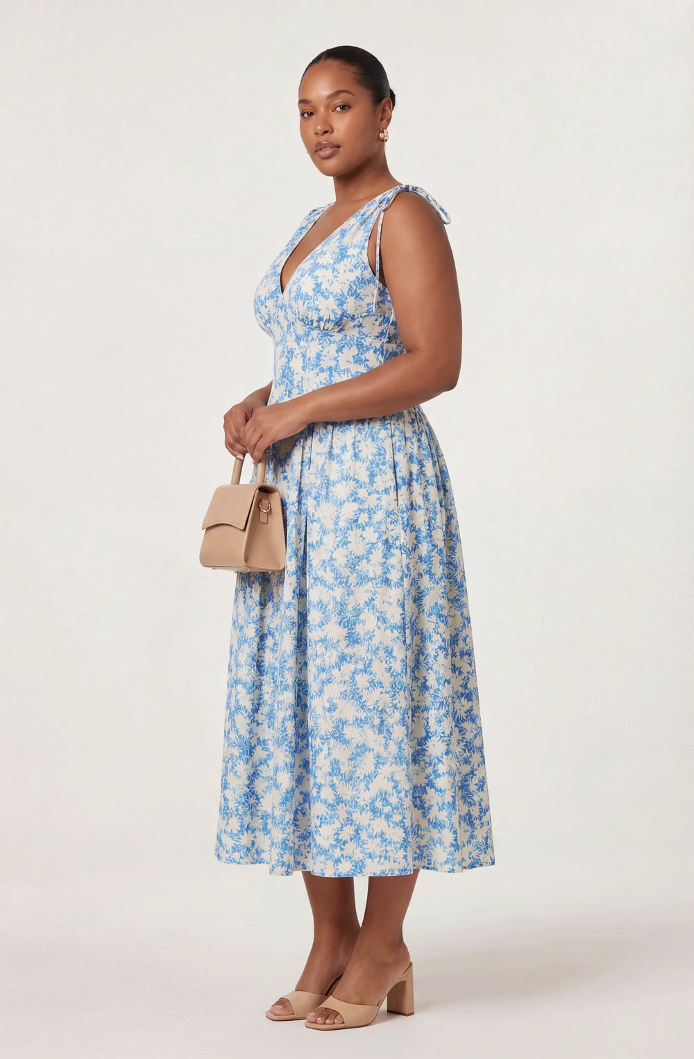 Plus Size - Blue floral