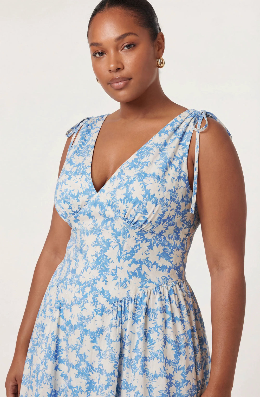 Plus Size - Blue floral