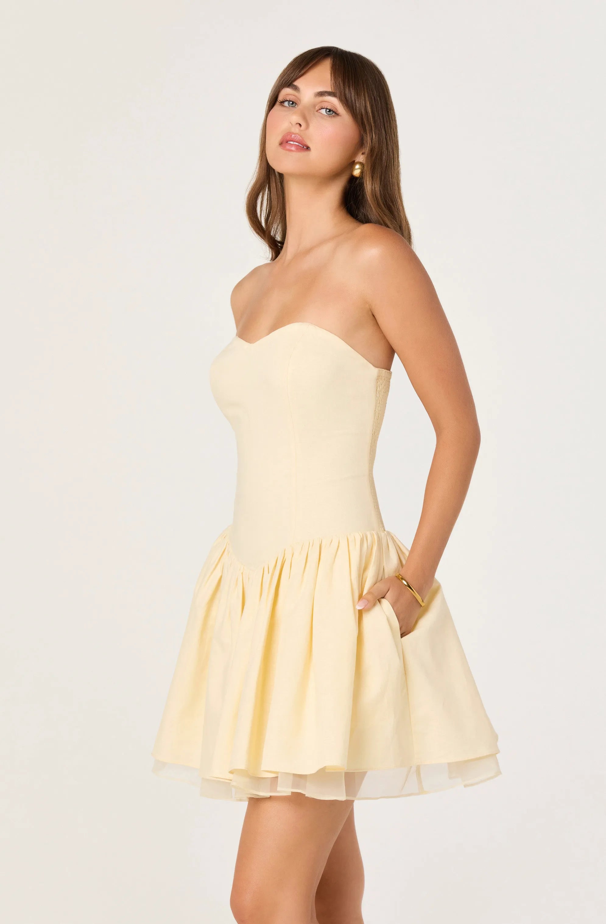 Butter yellow