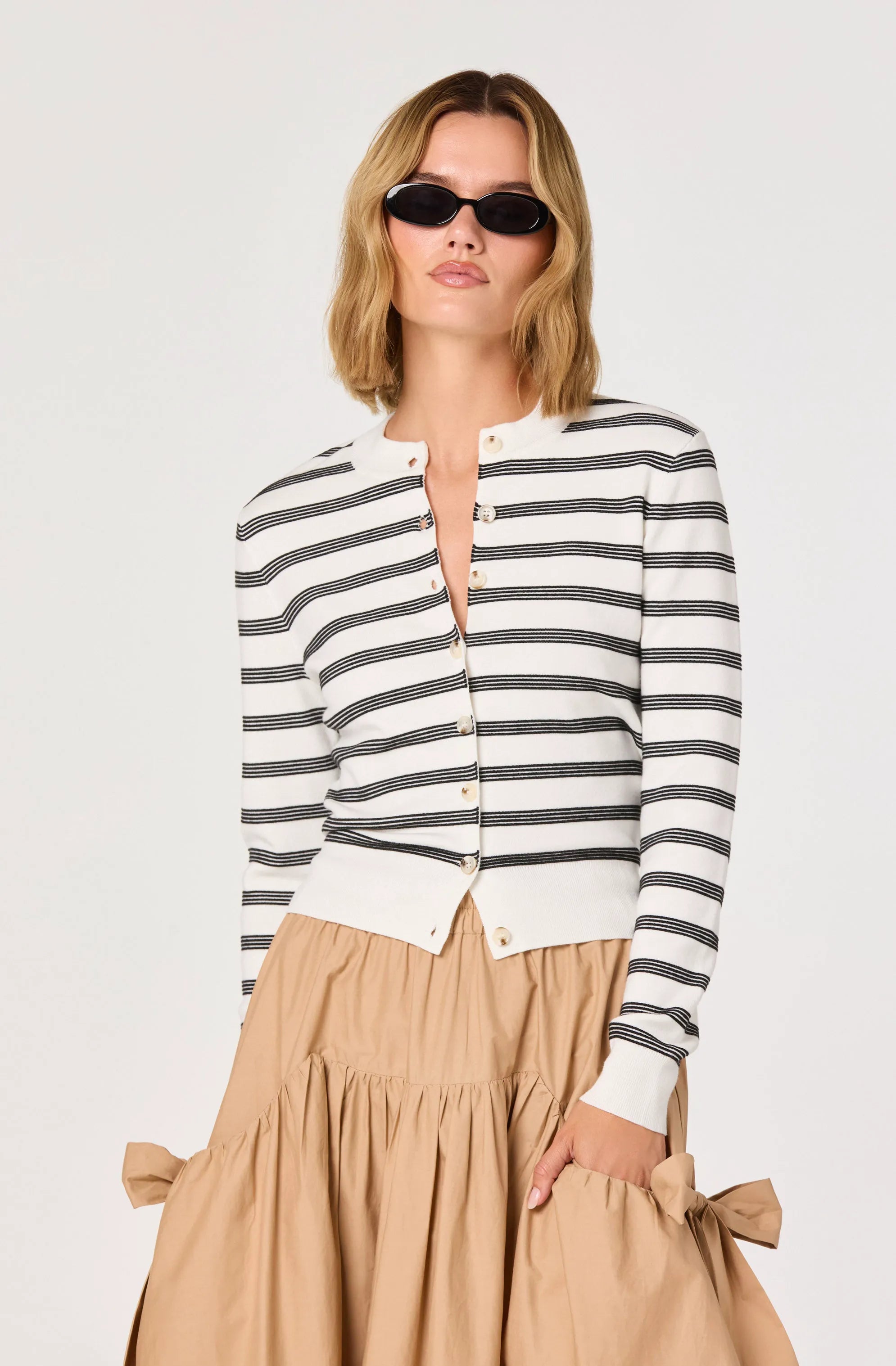 Black white stripe