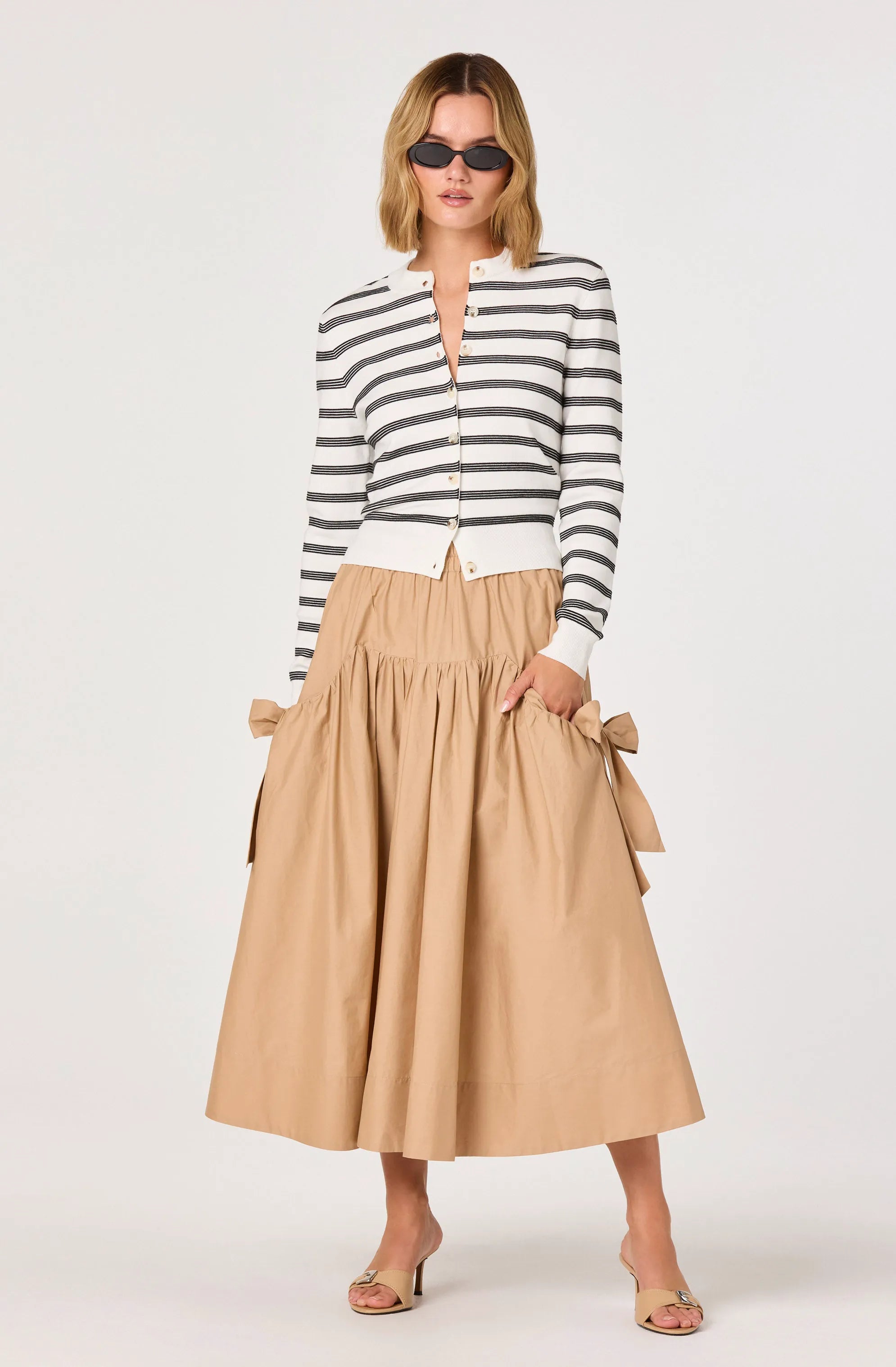 Black white stripe
