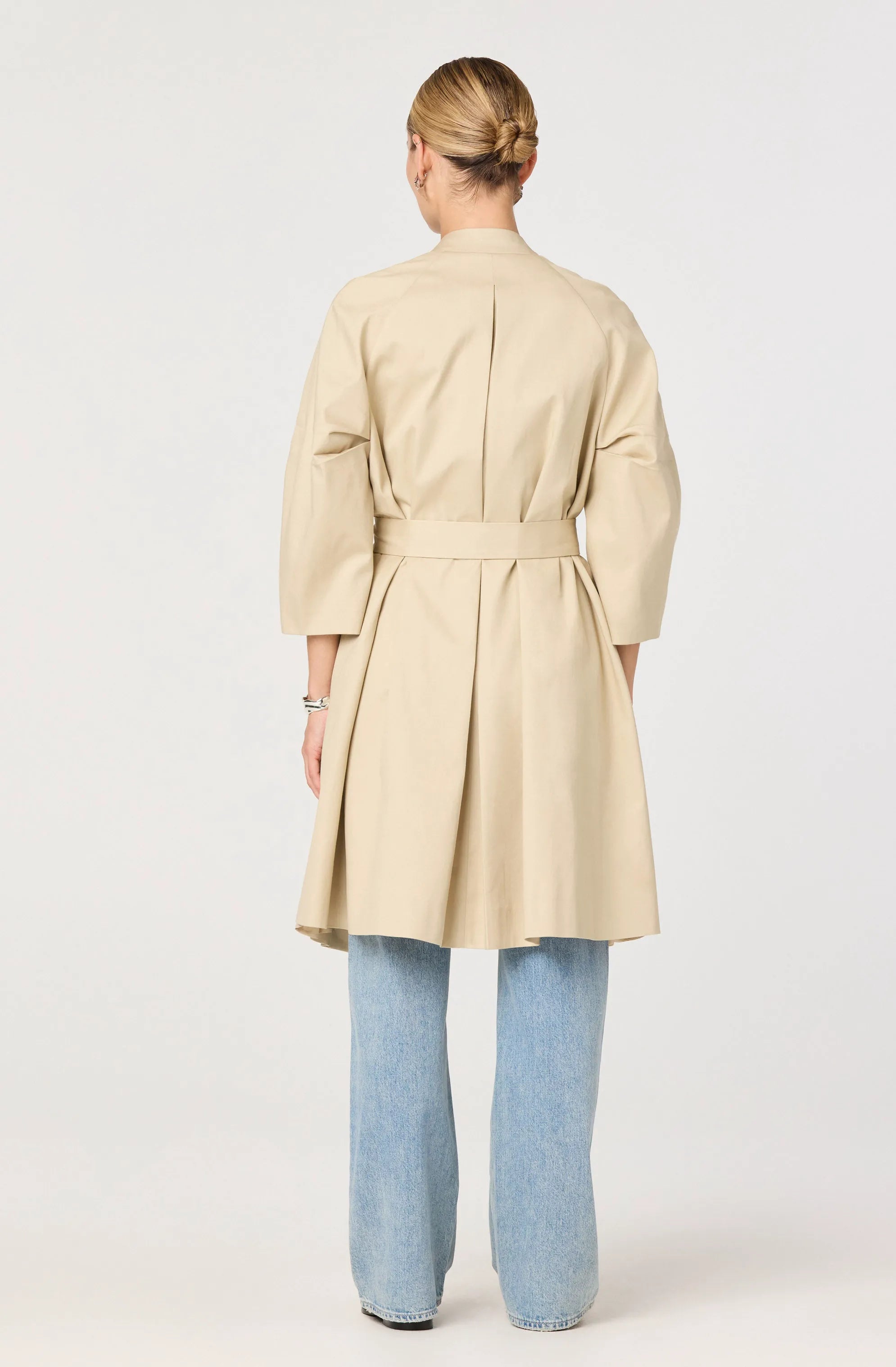 Light khaki