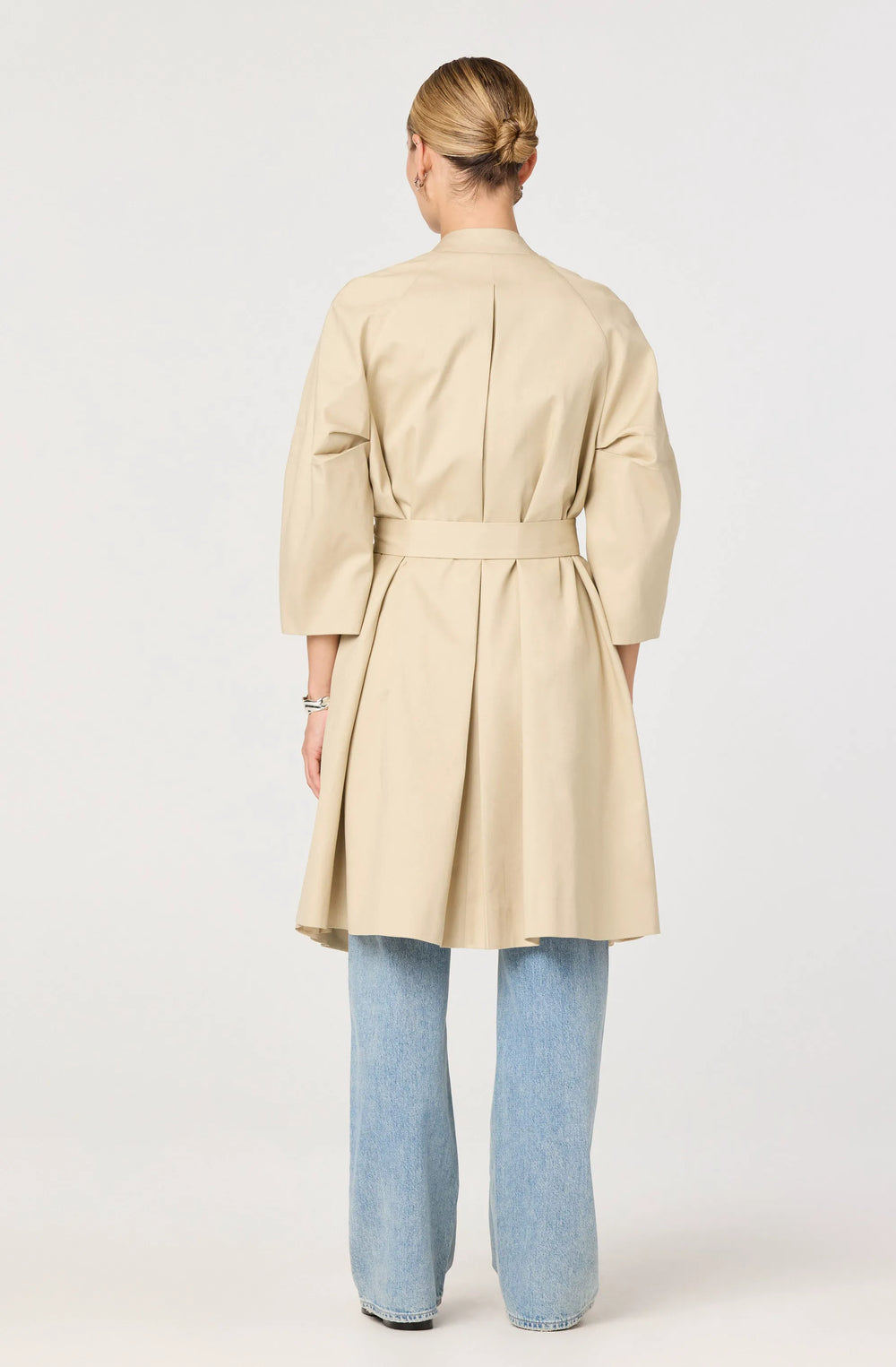 Light khaki