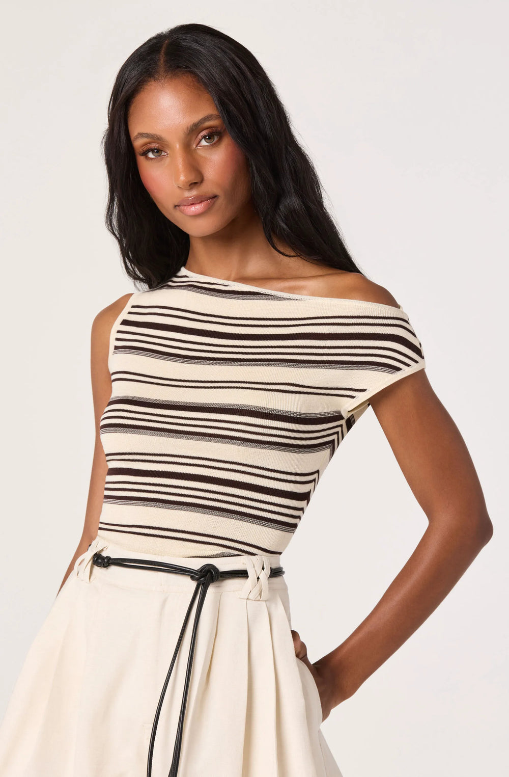 Cream brown stripe