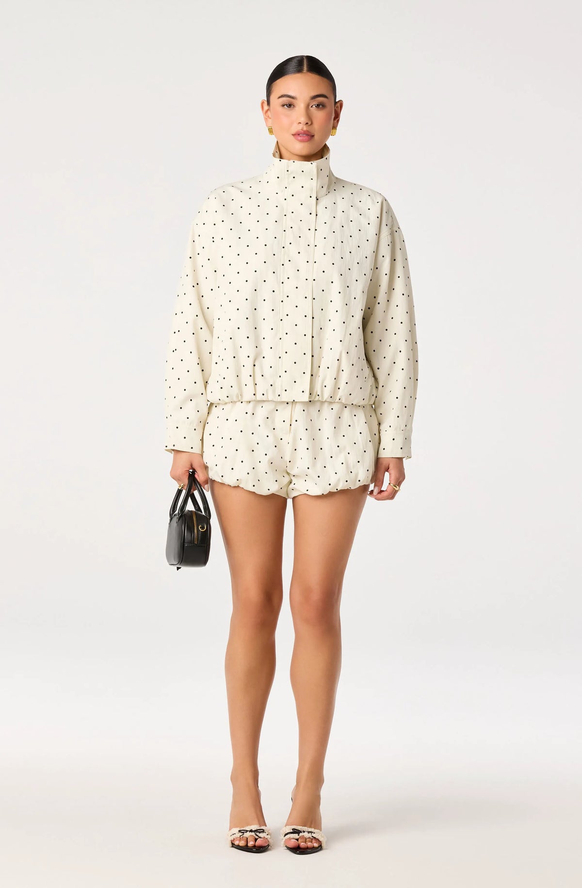Black polkadot
