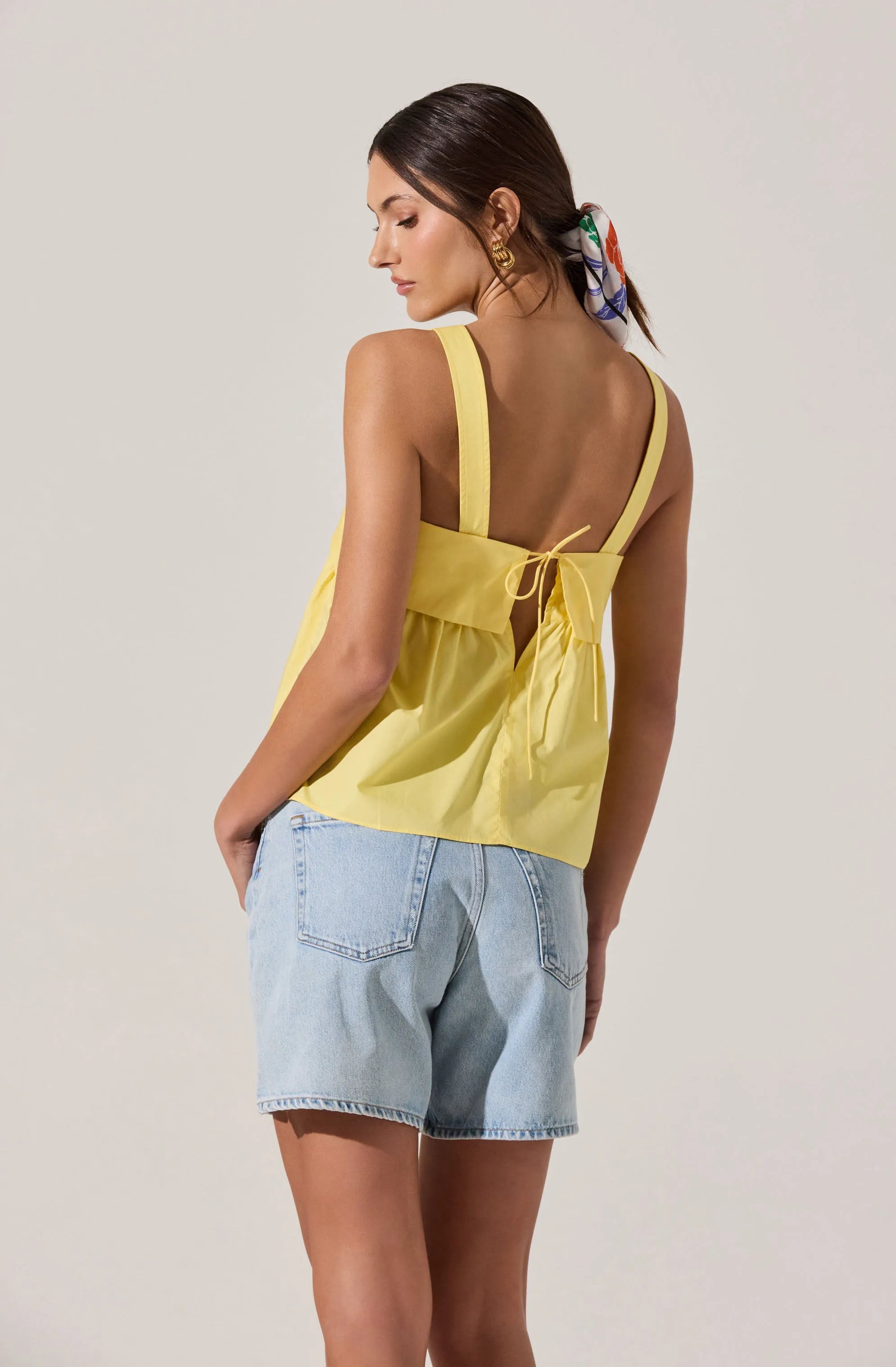 Lemon yellow