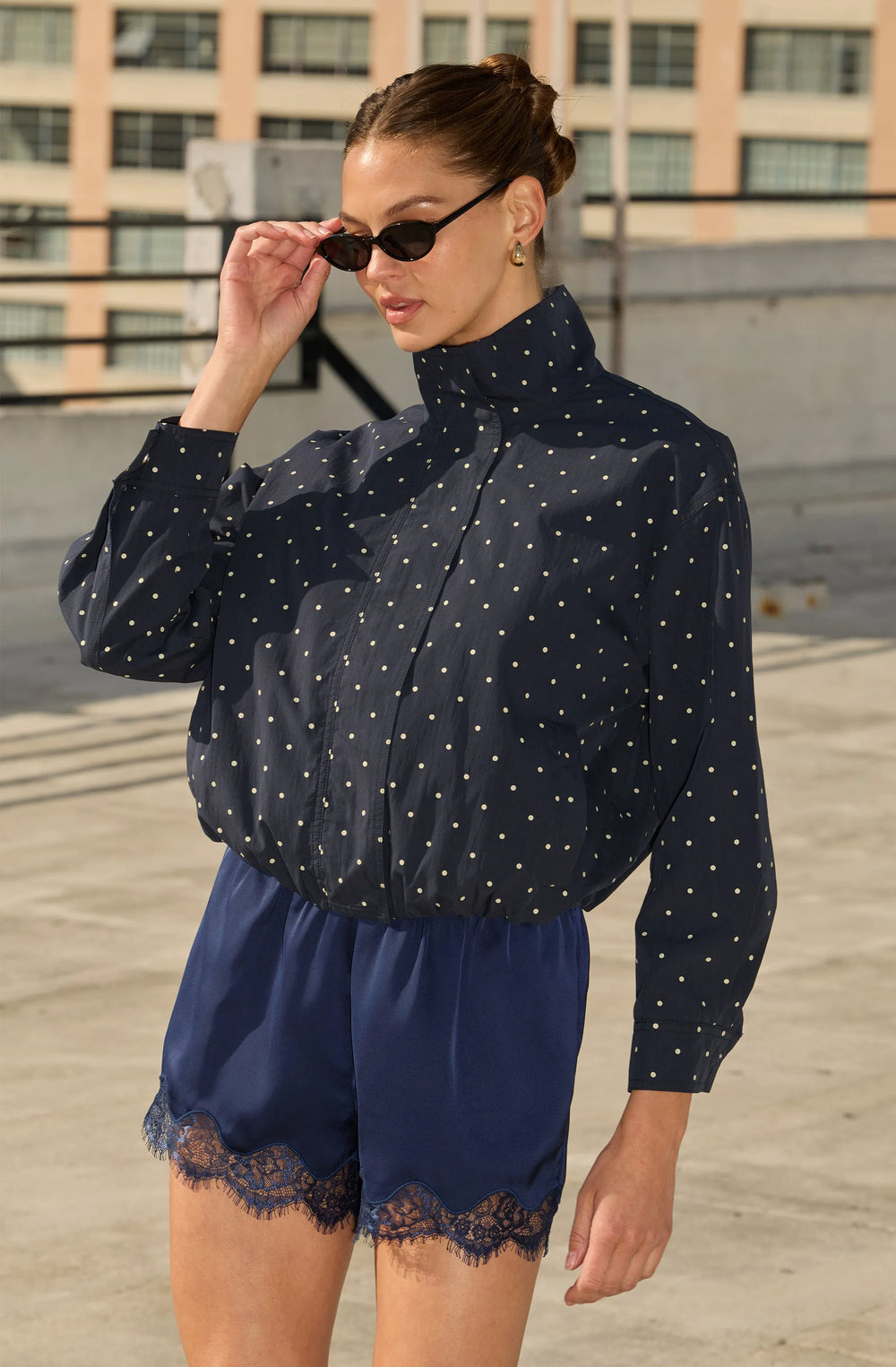 Navy cream dot